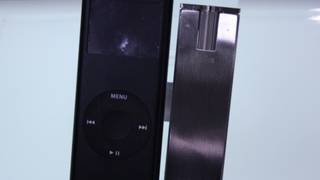 Hands On iriver Aplayer vs. iPod nano: Thinner, More Gorgeous